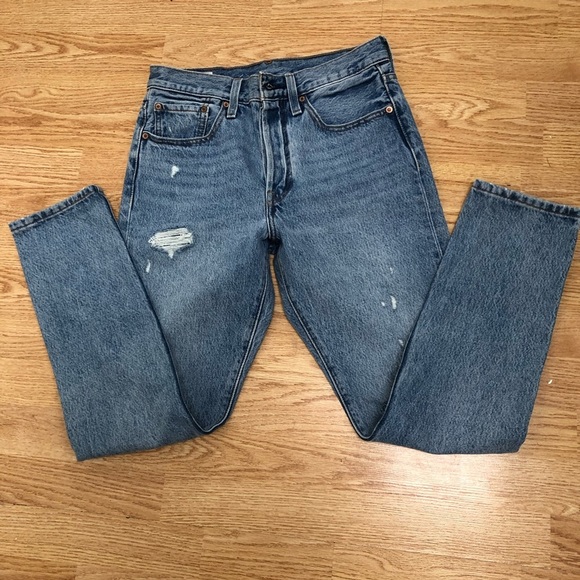 Levi's Classic Blue Jeans straight leg/ 26 by 28, red tab 501 skinny, like new - Picture 2 of 13